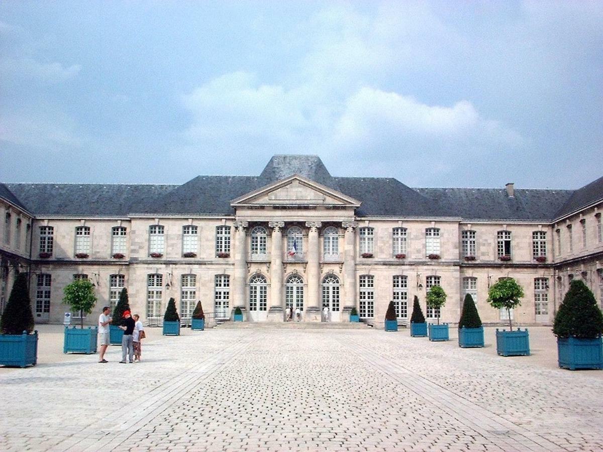 Studio de charme au Pays de la Madeleine Apartamento Commercy Exterior foto