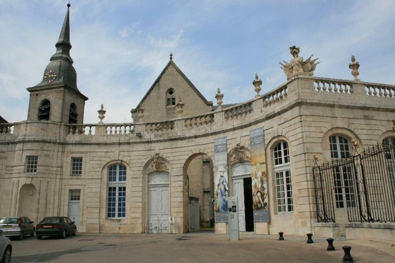 Studio de charme au Pays de la Madeleine Apartamento Commercy Exterior foto